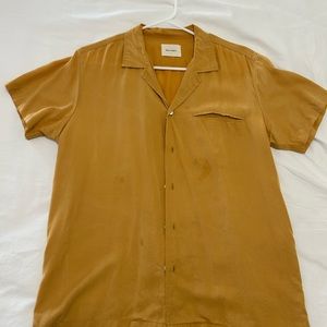 Basic rights camp collar size large L yellow mustard